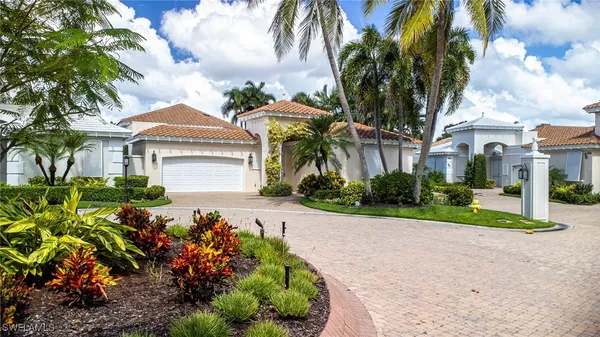Property Slideshow image 3 of 46 | 7905 cocobay dr # 15, Naples, FL, 34108