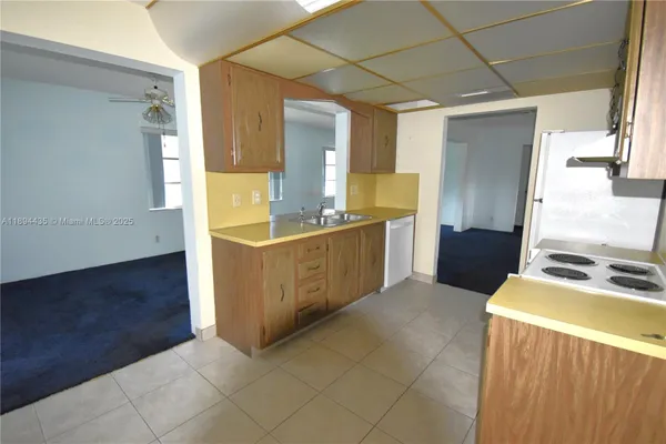 Property Slideshow image 2 of 17 | 1301 campanelli dr, Plantation, FL, 33322