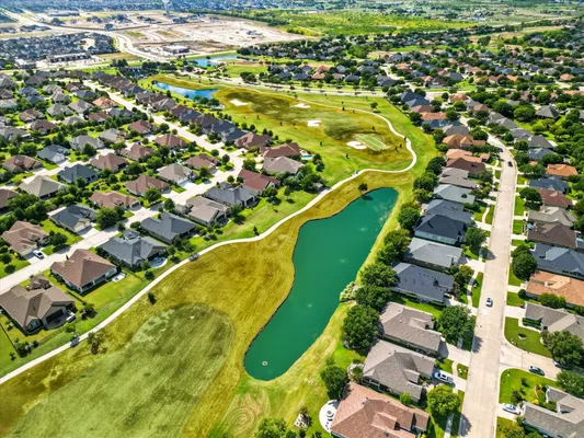 Property Slideshow image 3 of 39 | 9501 grandview dr, Denton, TX, 76207