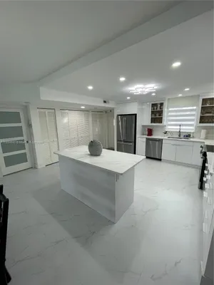 Property Slideshow image 2 of 18 | 150 s hollybrook ter 303, Pembroke Pines, FL, 33025