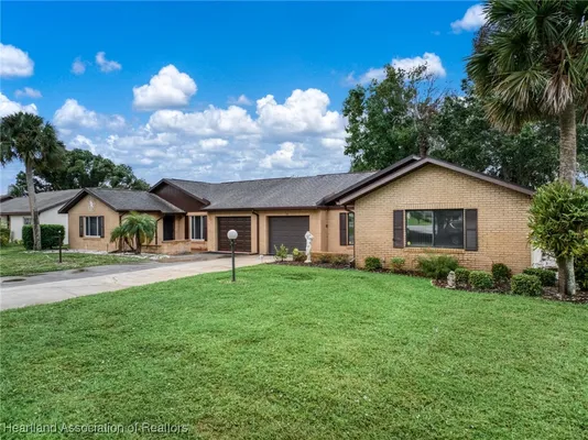 Property Slideshow image 2 of 39 | 158 parkview cir, Lake Placid, FL, 33852