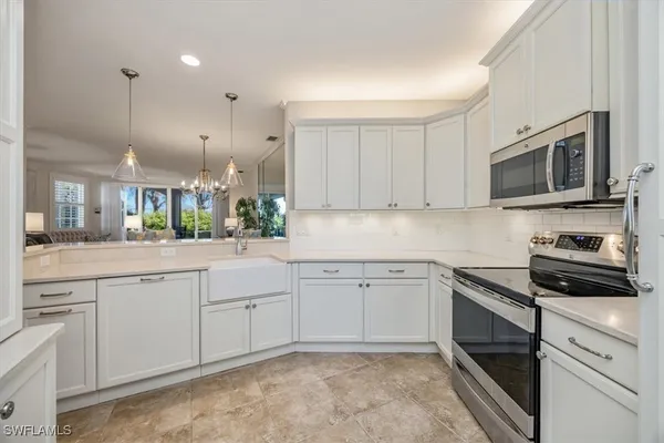 Property Slideshow image 2 of 30 | 8380 excalibur cir h2, Naples, FL, 34108