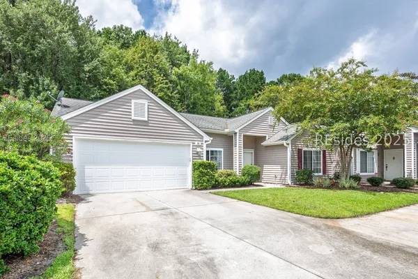 Property Slideshow image 2 of 40 | 50 purry cir, Bluffton, SC, 29909