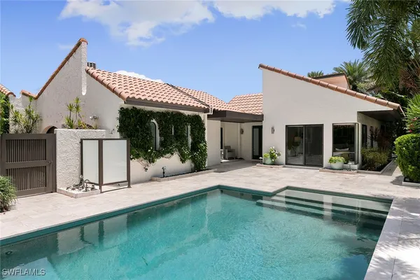 Property Slideshow image 2 of 47 | 580 tierra mar ln # 21, Naples, FL, 34108