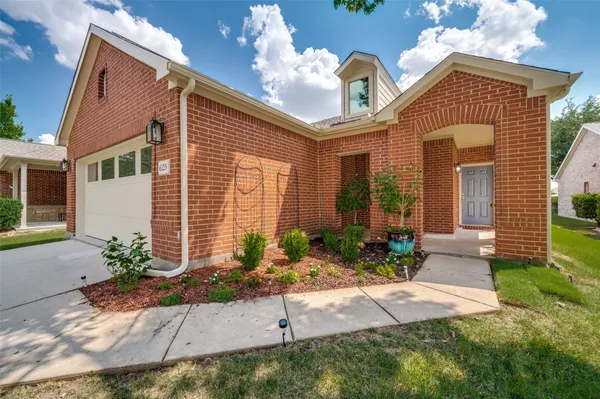 Property Slideshow image 2 of 26 | 625 rockledge ct, Frisco, TX, 75036