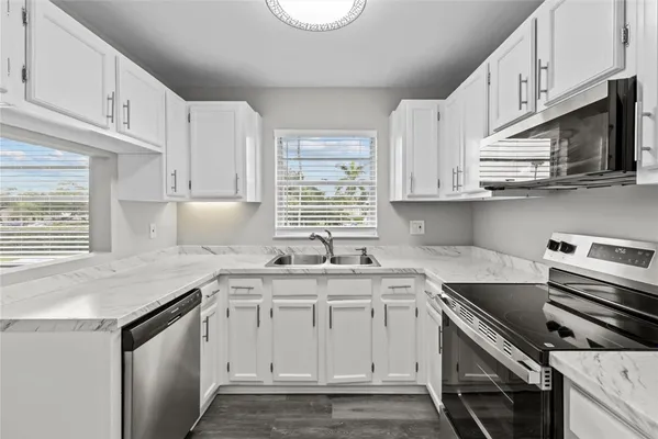 Property Slideshow image 3 of 35 | 8 vista gardens trl apt 201, Vero Beach, FL, 32962