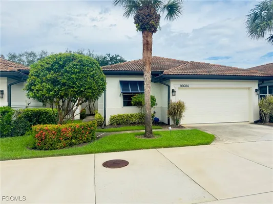 Property Slideshow image 3 of 33 | 10684 avila cir, Fort Myers, FL, 33913