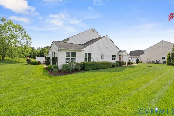 Property Slideshow image 2 of 44 | 9428 berry patch ln, Mechanicsville, VA, 23116