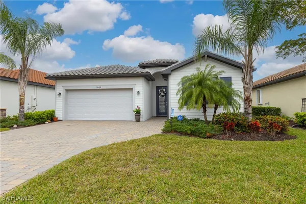 Property Slideshow image 2 of 41 | 11844 arbor trace dr, Fort Myers, FL, 33913