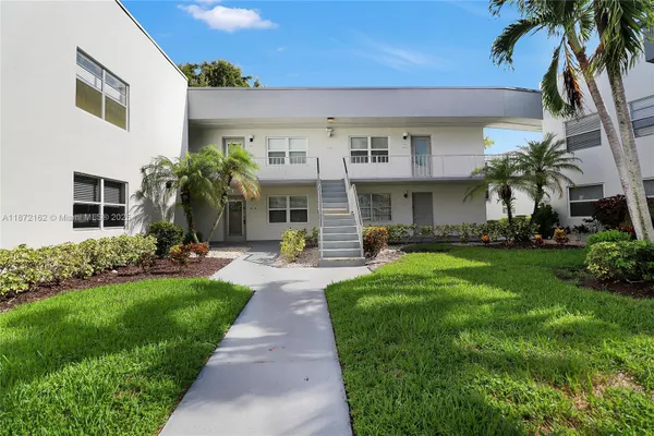 Property Slideshow image 2 of 18 | 608 normandy m, Delray Beach, FL, 33484