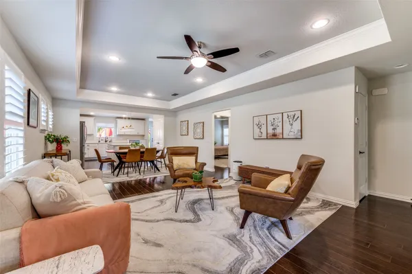 Property Slideshow image 3 of 33 | 2068 bentwater ln, Frisco, TX, 75036