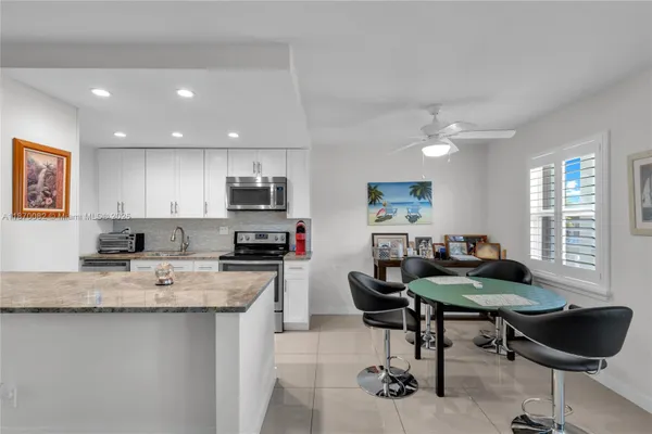 Property Slideshow image 3 of 41 | 3046 newport n # 3046, Deerfield Beach, FL, 33442