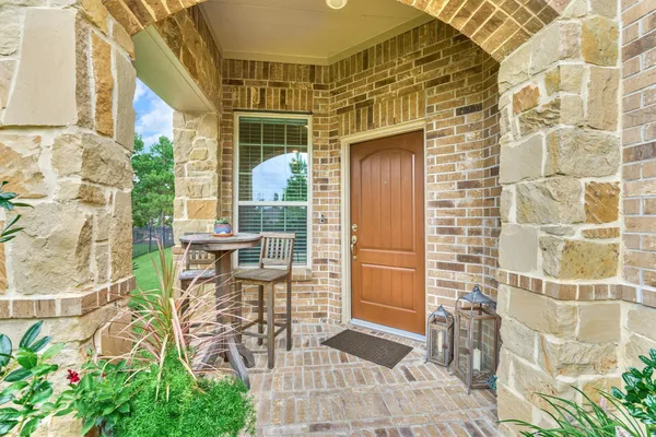 Property Slideshow image 3 of 48 | 128 caspian way, The Woodlands, TX, 77382