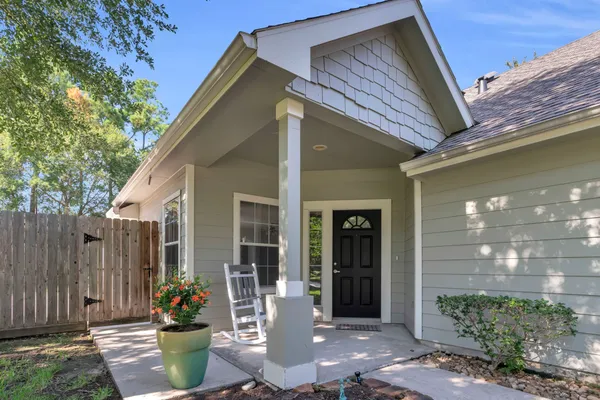 Property Slideshow image 3 of 47 | 34 greenwich pl, Conroe, TX, 77384