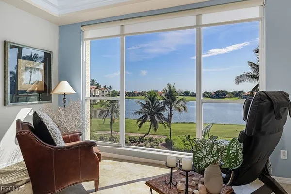 Property Slideshow image 2 of 32 | 11130 harbour yacht ct 13b, Fort Myers, FL, 33908