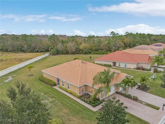 Property Slideshow image 2 of 25 | 15262 ligustrum ln, Alva, FL, 33920