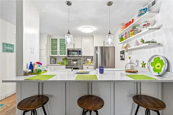 Property Slideshow image 3 of 35 | 9 plantation dr 201, Vero Beach, FL, 32966