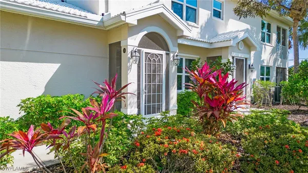 Property Slideshow image 2 of 48 | 4690 hawks nest way e-204, Naples, FL, 34114