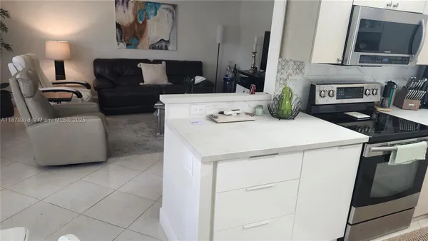 Property Slideshow image 3 of 44 | 2001 ventnor g # 2001, Deerfield Beach, FL, 33442