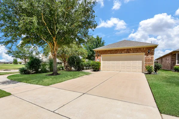 Property Slideshow image 2 of 25 | 3210 cocoplum way, Richmond, TX, 77469