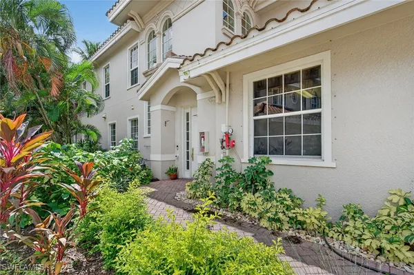 Property Slideshow image 3 of 46 | 3168 serena ln apt 201, Naples, FL, 34114