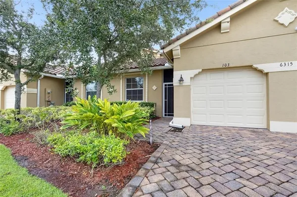 Property Slideshow image 2 of 36 | 6315 oxford cir unit 103c, Vero Beach, FL, 32966