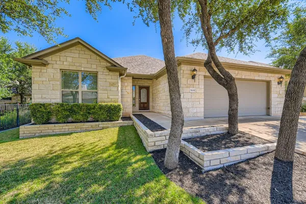 Property Slideshow image 2 of 13 | 5608 big bend trl, Georgetown, TX, 78633
