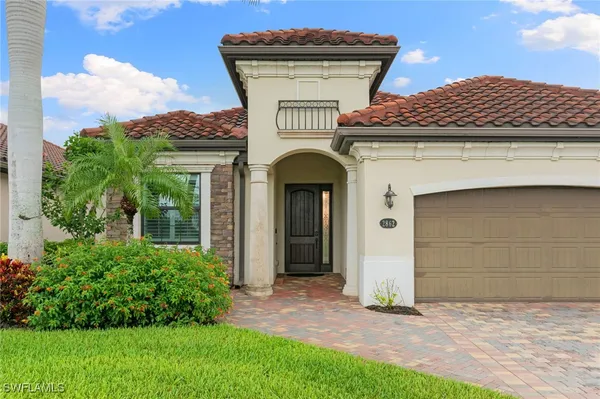 Property Slideshow image 3 of 48 | 2862 aviamar cir, Naples, FL, 34114