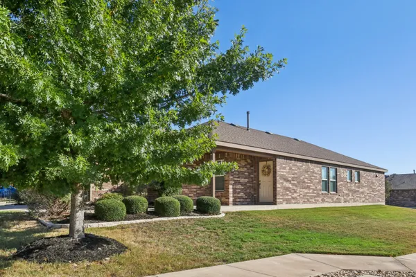 Property Slideshow image 2 of 37 | 600 chambers creek ct, Georgetown, TX, 78633