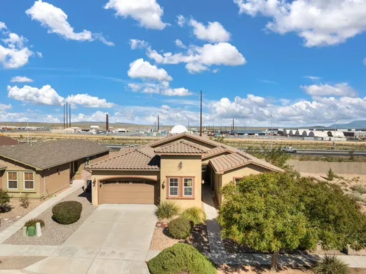 Property Slideshow image 2 of 42 | 370 zuni river cir, Los Lunas, NM, 87031