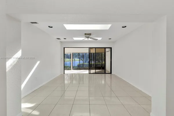 Property Slideshow image 3 of 49 | 21686 arriba real # 40-a, Boca Raton, FL, 33433