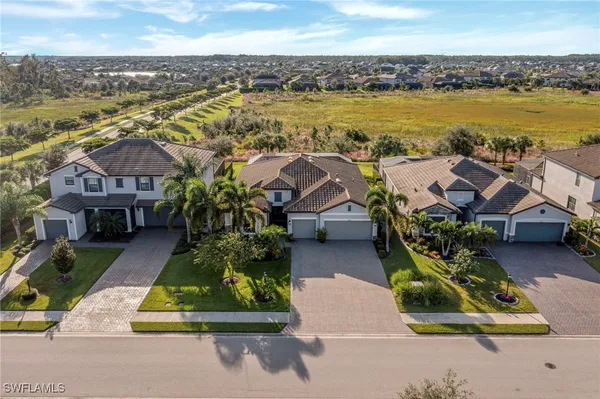 Property Slideshow image 3 of 43 | 19816 beechcrest pl, Estero, FL, 33928