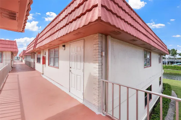 Property Slideshow image 3 of 28 | 39 saxony a # 39, Delray Beach, FL, 33446