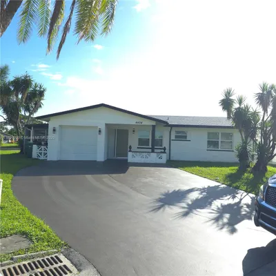 Property Slideshow image 2 of 25 | 4404 nw 46th way, Tamarac, FL, 33319