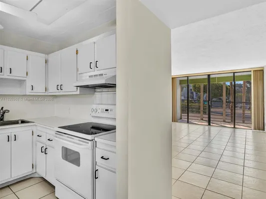 Property Slideshow image 2 of 63 | 20500 w country club dr 203, Aventura, FL, 33180