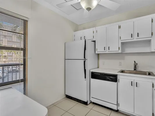 Property Slideshow image 3 of 63 | 20500 w country club dr 203, Aventura, FL, 33180