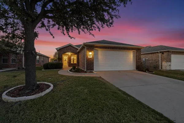 Property Slideshow image 3 of 33 | 1368 troon dr, Frisco, TX, 75036