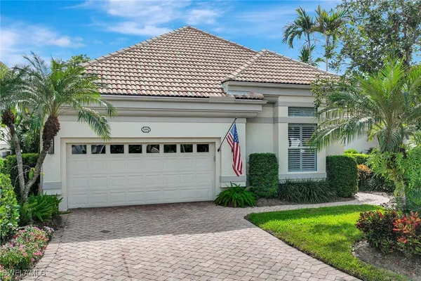 Property Slideshow image 3 of 35 | 3352 montara dr, Bonita Springs, FL, 34134