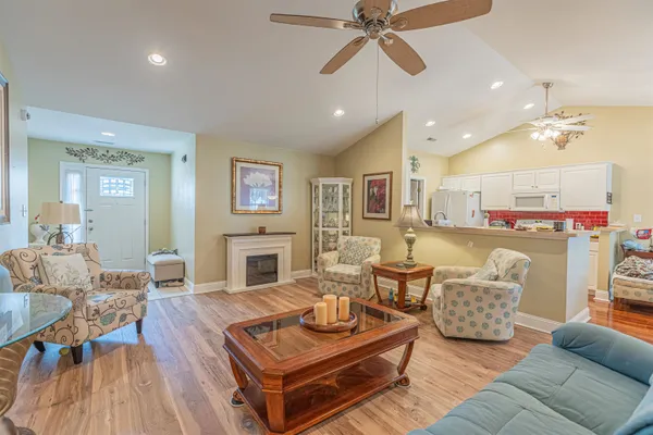 Property Slideshow image 2 of 30 | 6713 wisteria dr, Myrtle Beach, SC, 29588