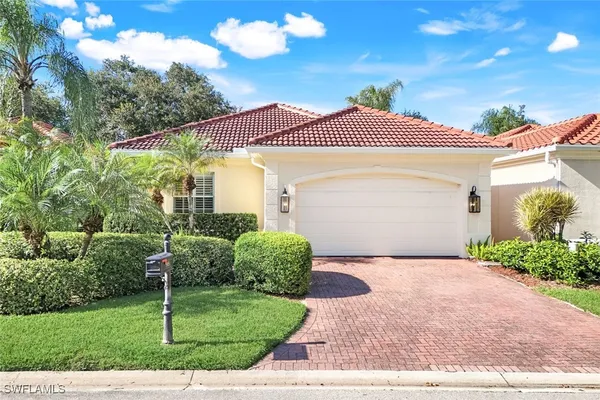 Property Slideshow image 2 of 29 | 915 fountain run, Naples, FL, 34119