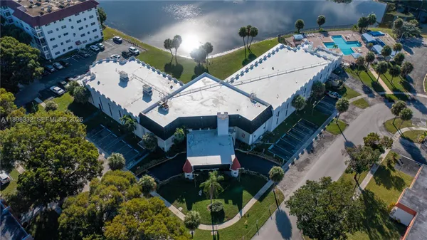 Property Slideshow image 3 of 36 | 4750 nw 22nd ct 211, Lauderhill, FL, 33313
