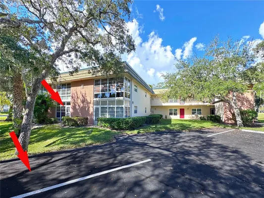 Property Slideshow image 3 of 35 | 11 vista gardens trl apt 104, Vero Beach, FL, 32962