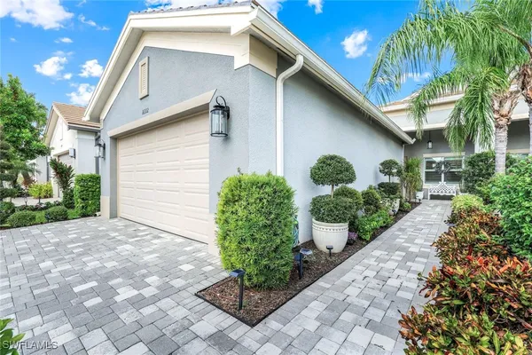 Property Slideshow image 3 of 30 | 16332 molise pl, Bonita Springs, FL, 34135