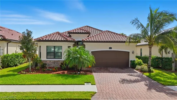 Property Slideshow image 2 of 50 | 28043 foxrock ct, Bonita Springs, FL, 34135