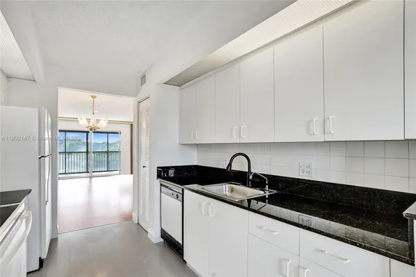 Property Slideshow image 3 of 41 | 12750 sw 15th st 411d, Pembroke Pines, FL, 33027