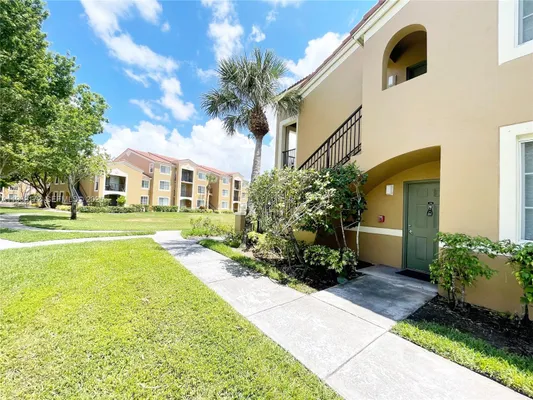 Property Slideshow image 2 of 35 | 8010 n nob hill rd apt 102, Tamarac, FL, 33321