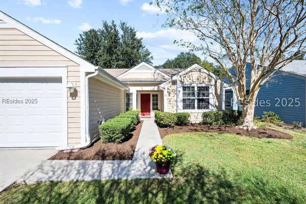 Property Slideshow image 2 of 42 | 23 devant dr w unit e, Bluffton, SC, 29909