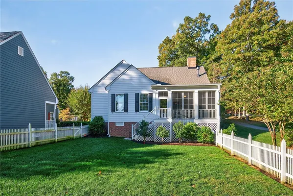 Property Slideshow image 2 of 31 | 119 royal worlington, Williamsburg, VA, 23188