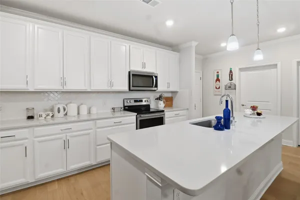 Property Slideshow image 2 of 33 | 651 n watters rd 8202, Allen, TX, 75013