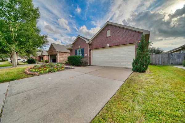 Property Slideshow image 2 of 50 | 1308 palermo dr, Pearland, TX, 77581